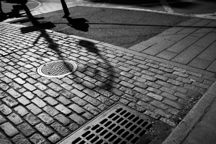 20-cobblestone-street-scene