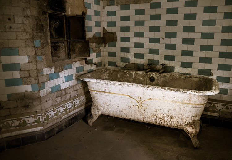 Fuji X-T1: ISO 3200, f/3.5 at 1/80th