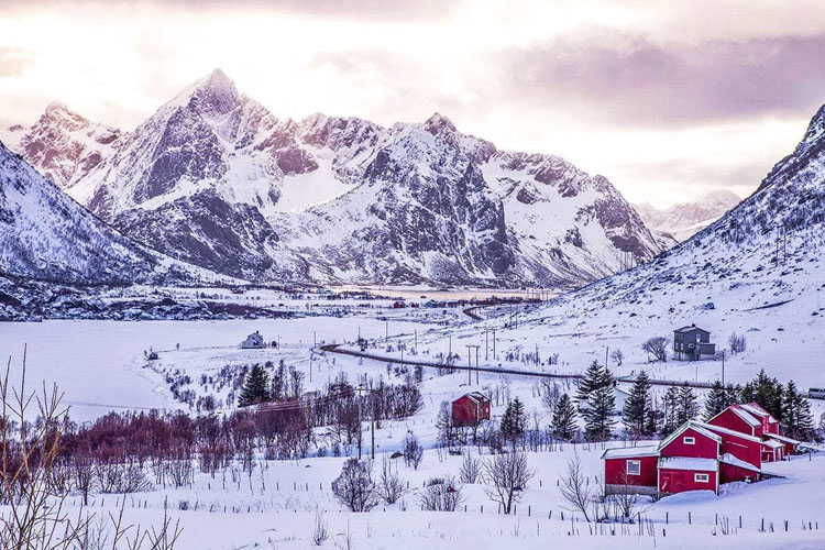 IMAGE OF LOFOTEN VALLEY 750