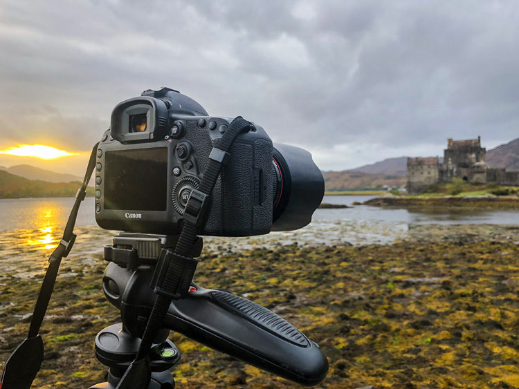camera on a tripod landscape photography checklist