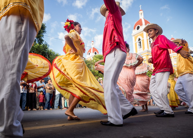 Olympus OM-D E-M5: Bright colors and action shots no problem.