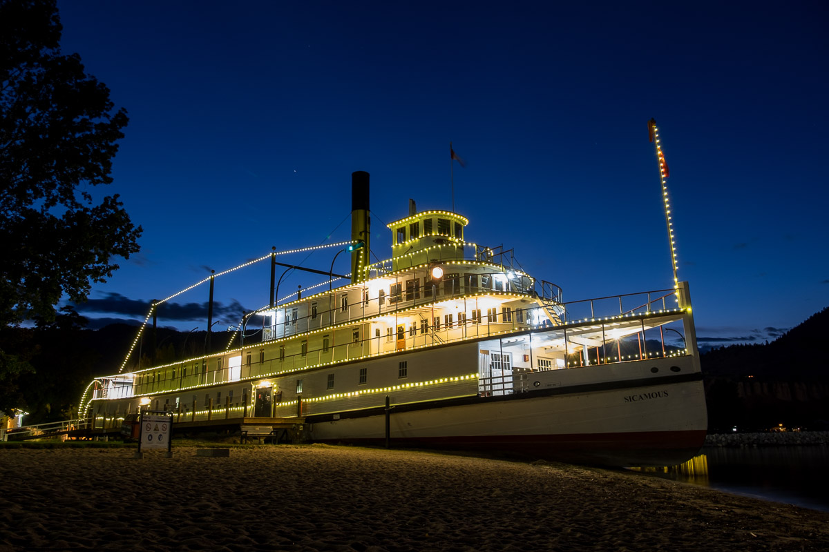 penticton boat blue hour