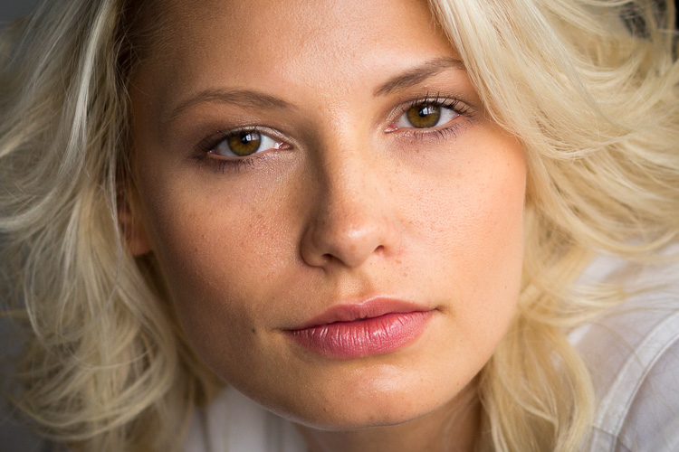 This is popular in fashion magazines sometimes but it can look odd - the floating head.