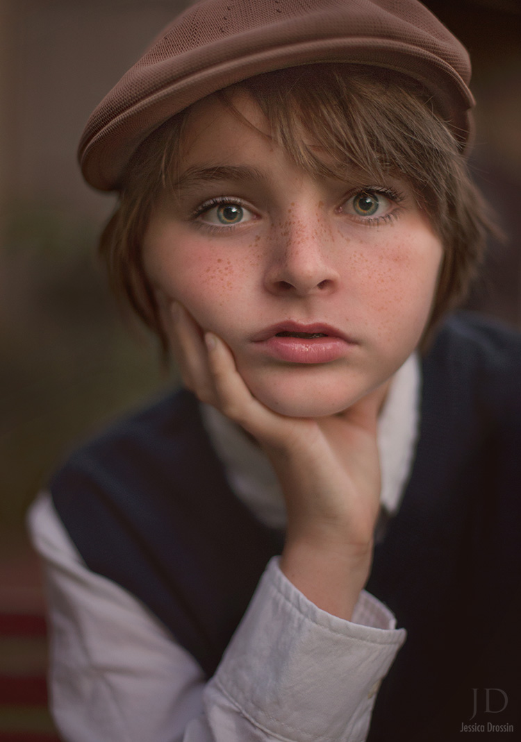 photo idea for photographing kids, a vintage look with kid dressed up in old clothing