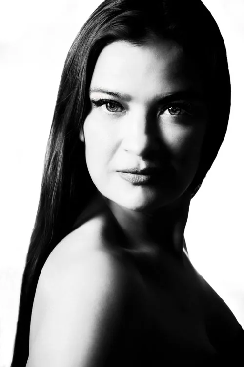 Black and white hollywood glamour portaits 03 jpg