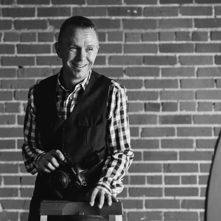 bruce portrait photographer sq