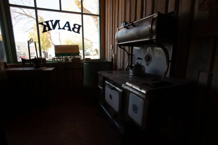 HDR Photography Course Bank Interior 3