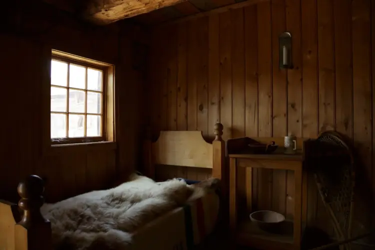 HDR Photography Course Trappers Cabin Interior Before