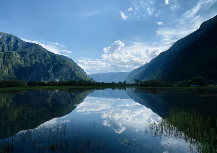 Luminar Neo GenExpand on a landscape photo with water, skies and a reflection 